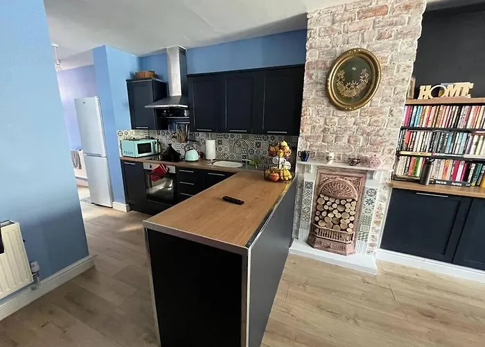 Charming Newly Renovated Terrace