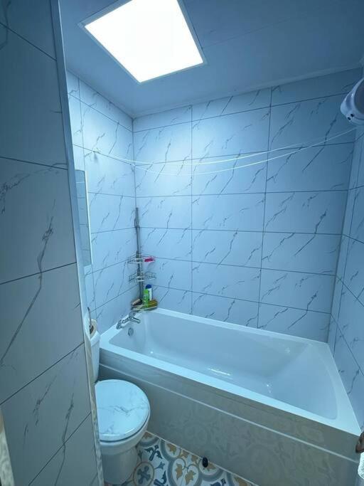 Charming Newly Renovated Terrace *