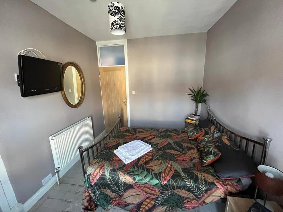 Charming Newly Renovated Terrace Apartment