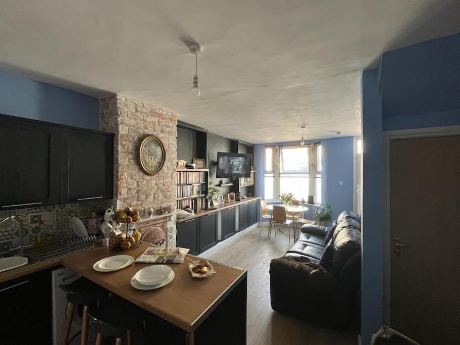 Charming Newly Renovated Terrace