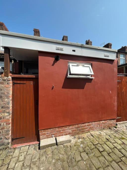 Charming Newly Renovated Terrace Apartment Liverpool